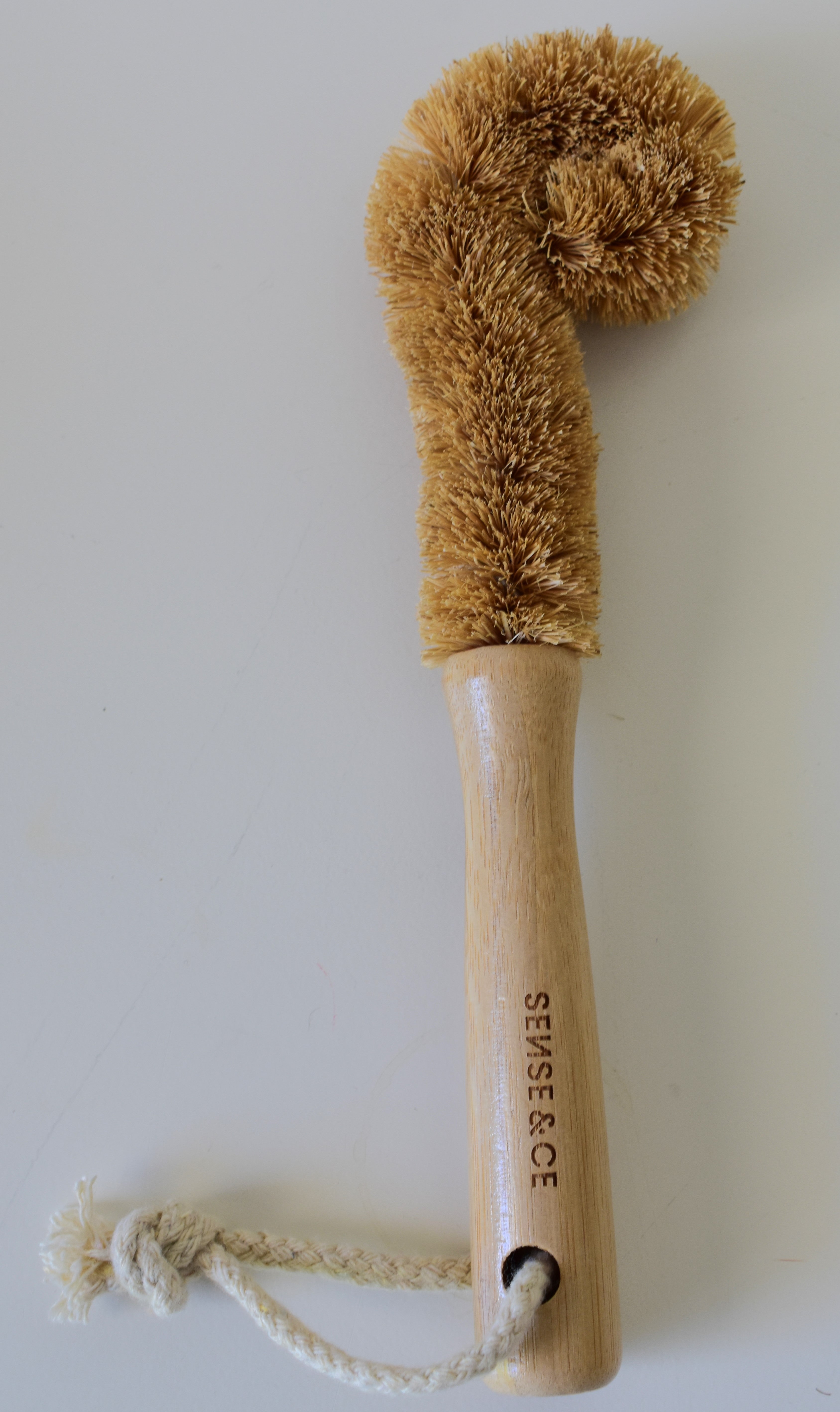 CEPILLOS FIBRA DE COCO + MANGO DE BAMBÚ