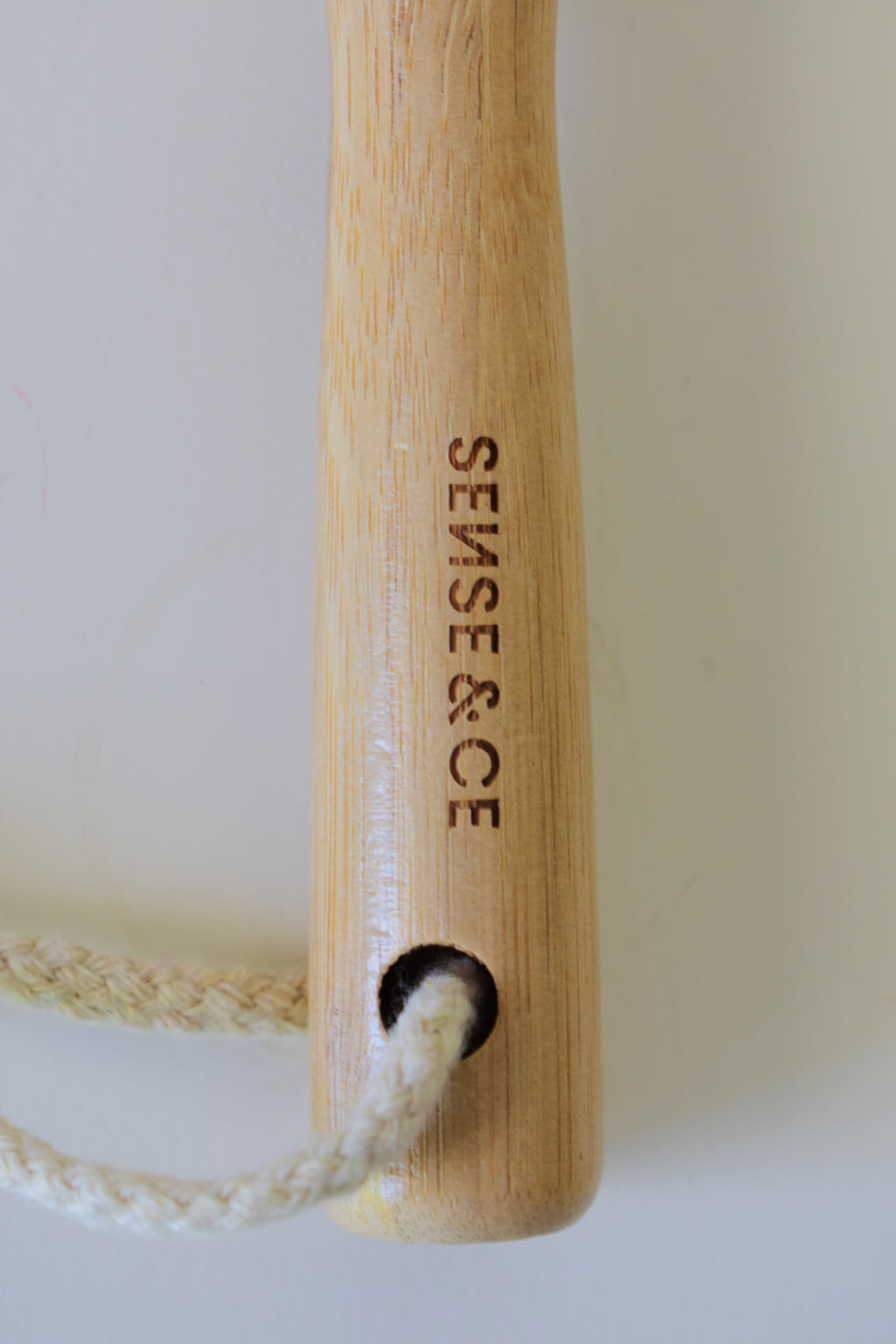 CEPILLOS FIBRA DE COCO + MANGO DE BAMBÚ